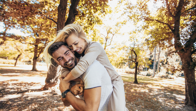 GettyImages-1339047501 Engaging or Preparing for Marriage | FamilyLife® | Are You a Good Listener?
